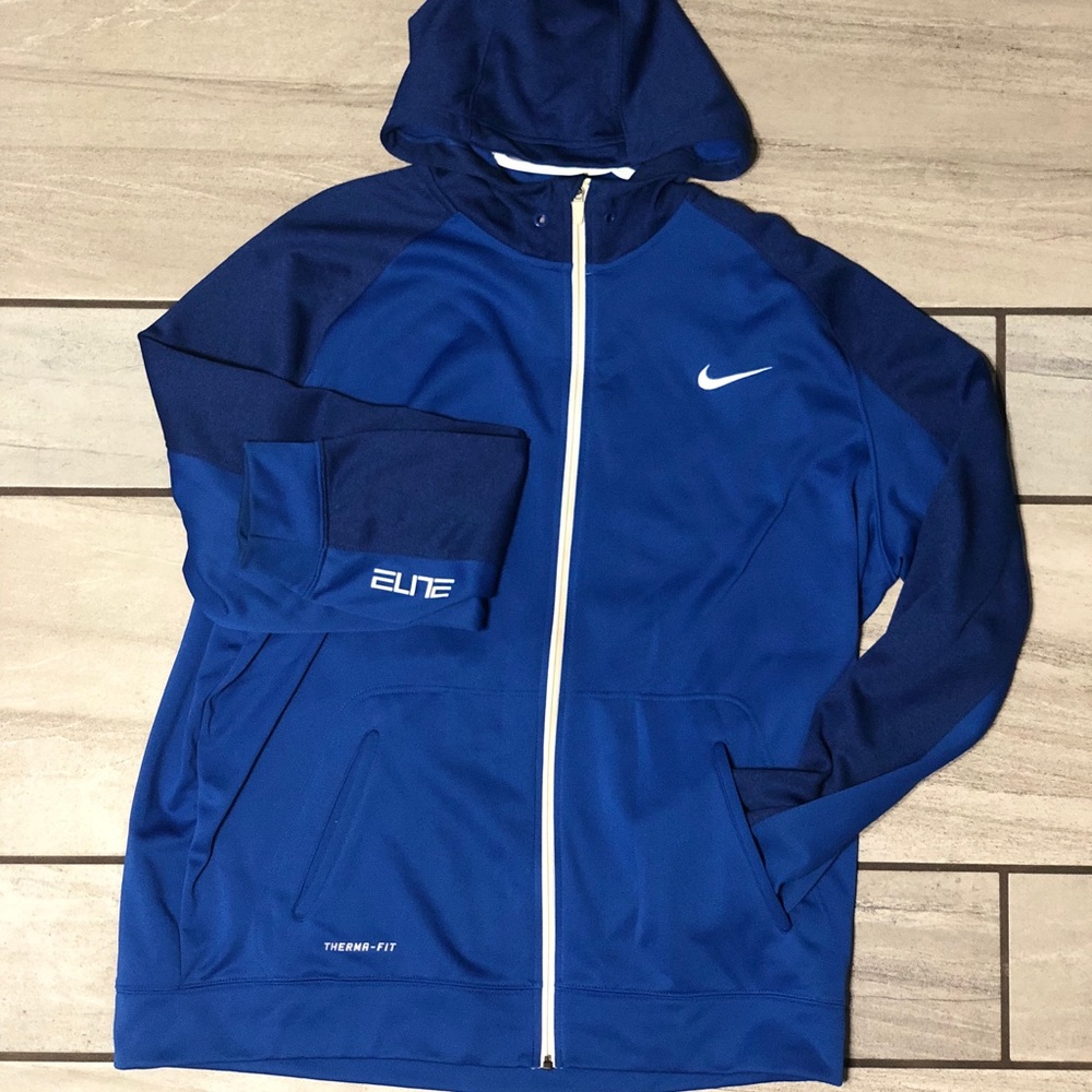 Nike basketball therma fit hoodie